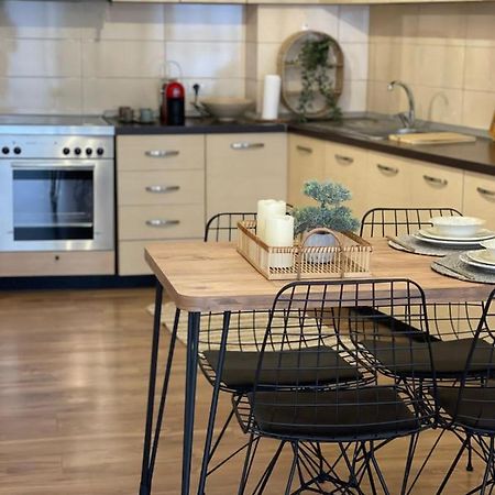 Mh Apartment, Free Parking, Flexible Check In Tirana Esterno foto