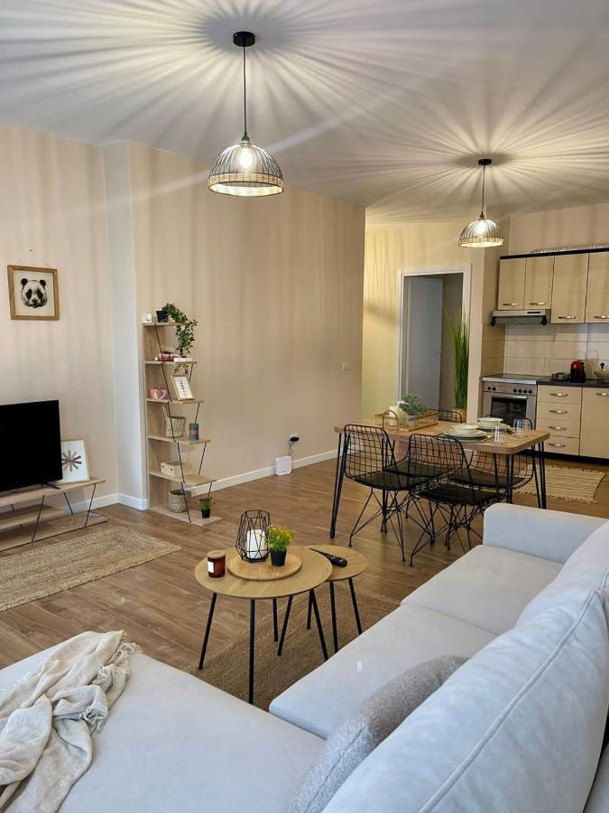 Mh Apartment, Free Parking, Flexible Check In Tirana Esterno foto